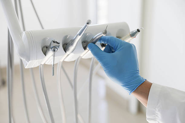 Professional Emergency Dentist technician working in Roanoke city County, VA